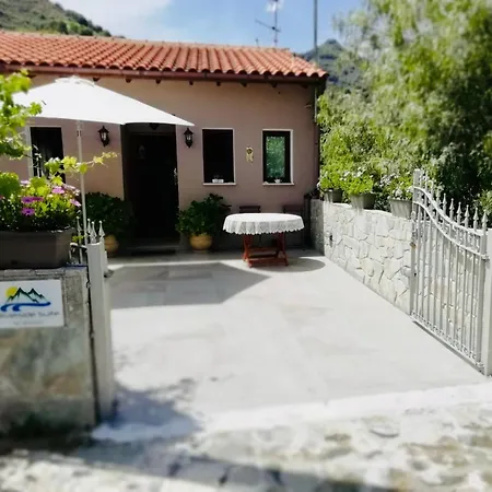 Riverside Kalopanagiotis